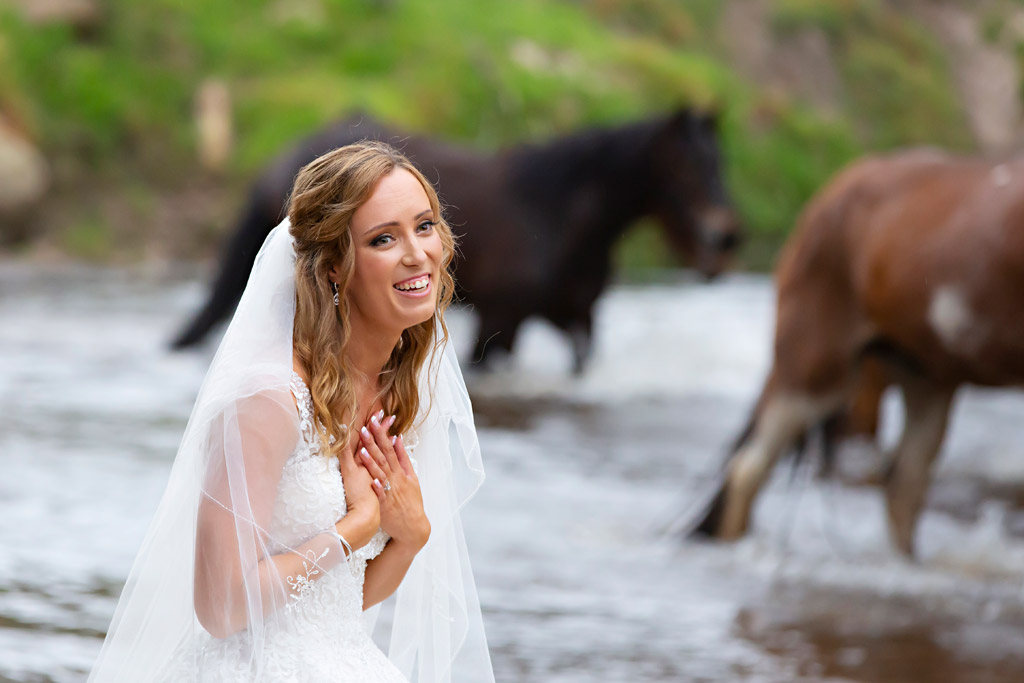 bride running of the horses