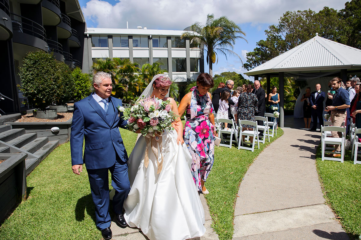 apollo international hotel wedding ceremony outside 