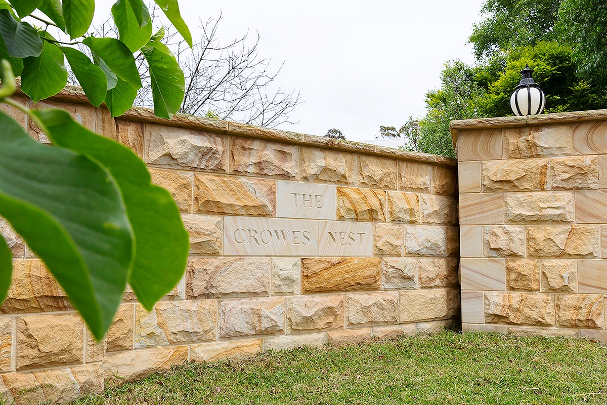 crowes nest driveway entry wedding central coast