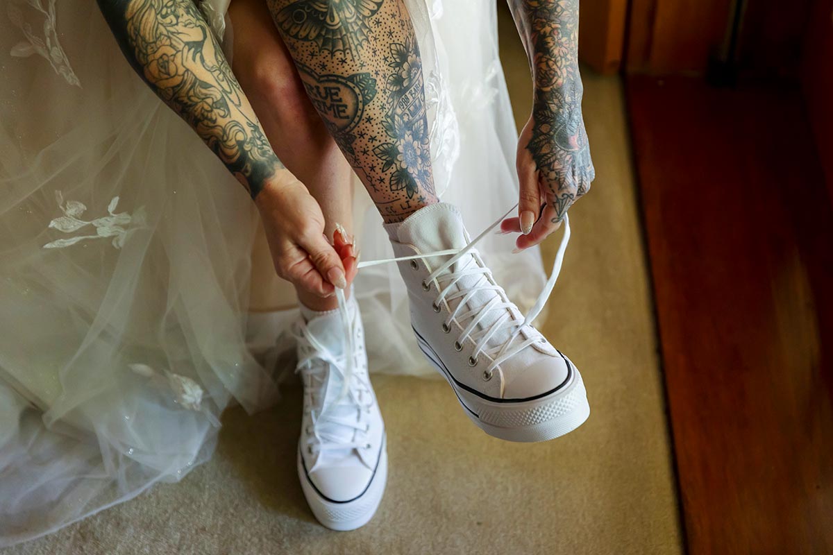 converse wedding shoes wedding details 