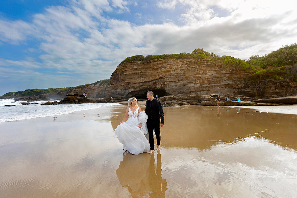 caves beach wedding