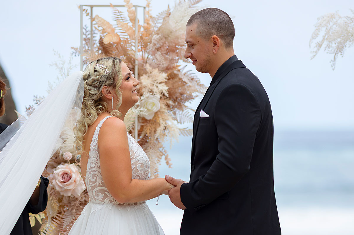 caves beach wedding ceremony