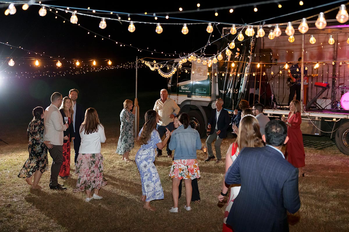 outdoor wedding in a paddock huntervalley